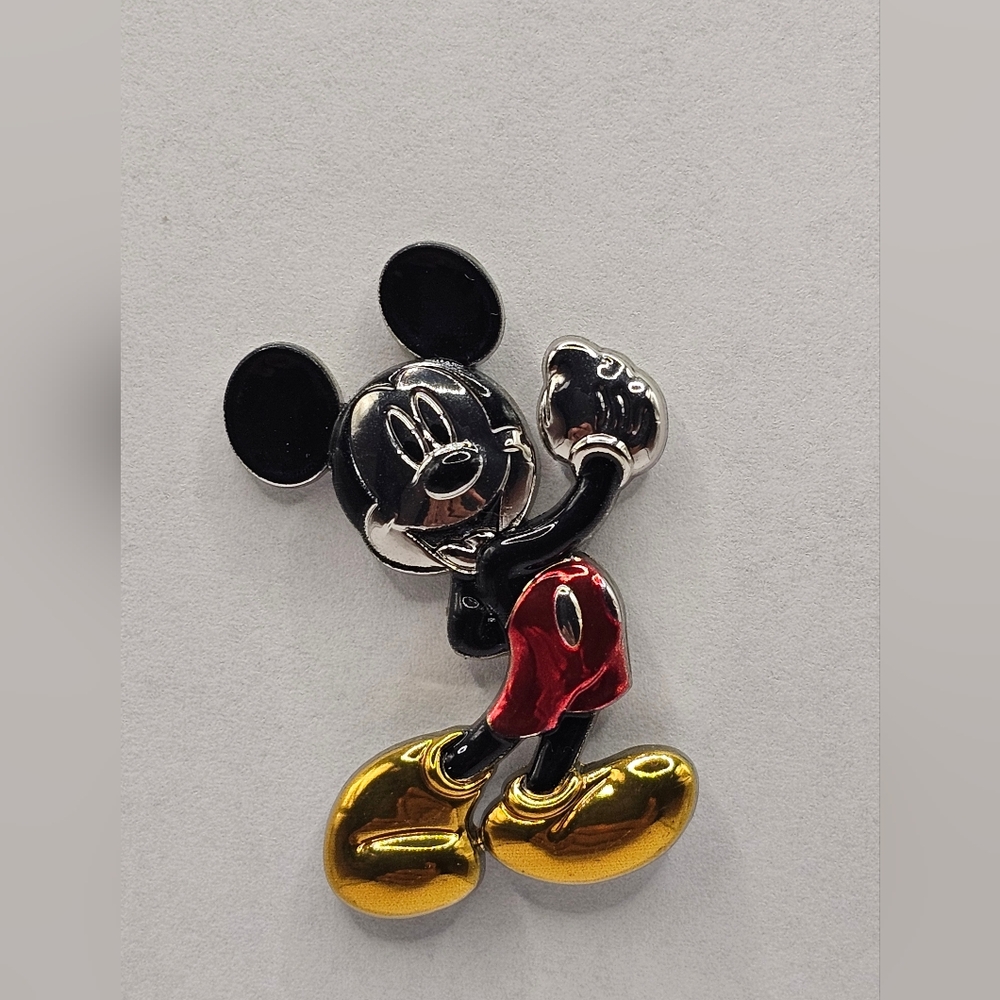Disney Mickey Mouse Classic Shiny Pin Carded New